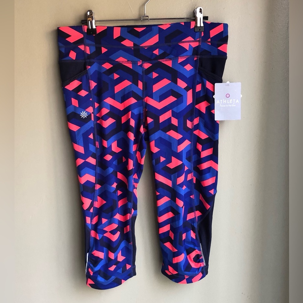 NWT! Athleta Women’s Chain Be Free Knicker Capri Pockets 17” Size: M